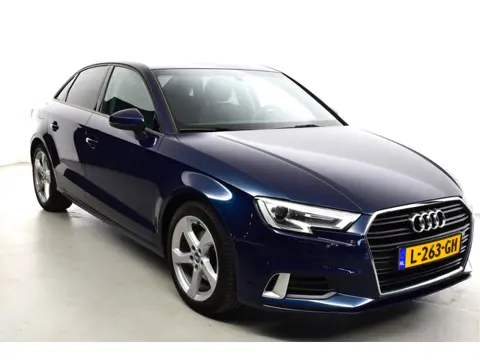 Audi A3 Limousine 35 TFSI Advance Sport Automaat, Privacy glas, Sportstoelen, Trekhaak-Dealer onderh