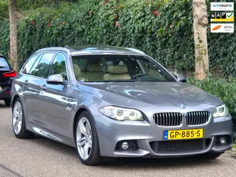 BMW 5-serie Touring 520i M Sport High Executive 6WB teller Panorama Elk. Stoelen NAP PUNT GAAF 100% 
