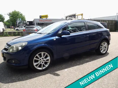 Opel Astra GTC 1.8 Executive airco,cr.control