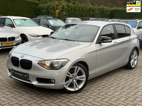 BMW 1-serie 116i Business+|Nieuwe Ketting + Klepseals|Navigatie|18 inch|Nette staat..