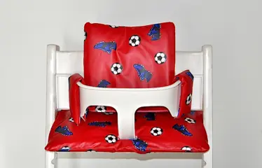 Stoelverkleiner kussen 'Voetbal'' voor stokke tripp trapp