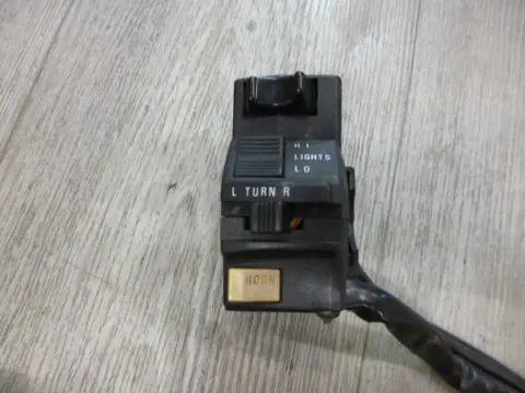 STUURSCHAKELAAR LINKS Suzuki GSX F 1100 1988 - 1994