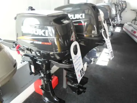 Nieuwe f 9,9 suzuki kortstaart injektie!