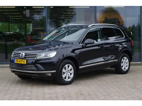 Volkswagen Touareg 3.0 TDI 262 PK Euro 6 *YOUNG-TIMER*, Trekhaak, Xenon, Leder, Camera, Cruise Contr