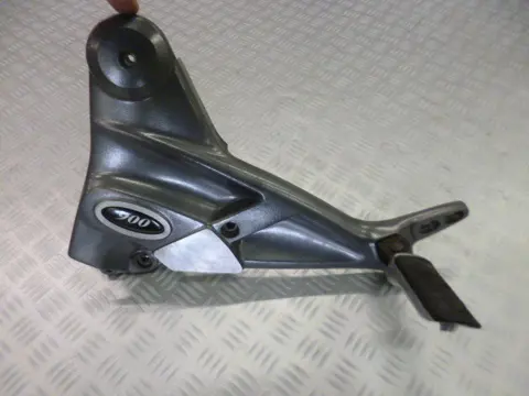 LINKER SCHETSPLAAT Triumph Trophy 900 1996 - 2010