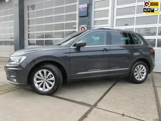 Volkswagen Tiguan 1.5 TSI Comfortline Business / Panodak / Trekhaak / Carplay
