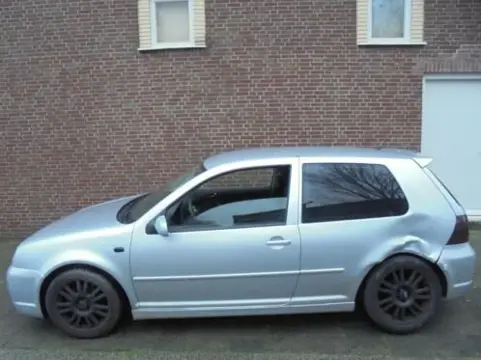 VW Golf 4 2.0 2001 Onderdelen en Plaatwerk Kleur LA7W