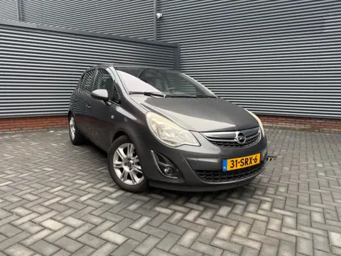 OPEL CORSA 1.4-16V Cosmo - Nieuwe APK - Vol met opties!