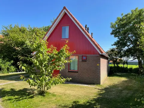 Vrijstaand vakantiehuis aan de Waddenzee en natuurgebied Utopia