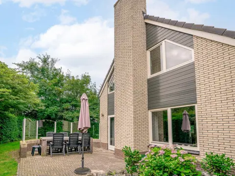 Modern ruim vakantiehuis ideaal gelegen aan de rand van De Koog