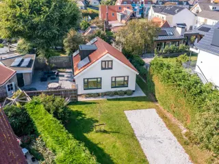 Ruim vakantiehuis met omheinde tuin nabij bos en strand