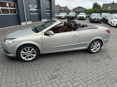 OPEL ASTRA Cabriolet 1.8 Cosmo Navigatie Leder stoelverw. 