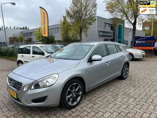 Volvo V60 1.6 T3 Ocean Race - LEDER - NAVIGATIE - TREKHAAK !