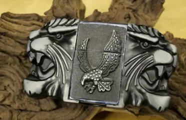 Belt buckel with lighter " Tijgers / vliegende adelaars "