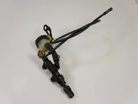 REMPOMP ACHTER Triumph Sprint ST 955 1999 - 2005