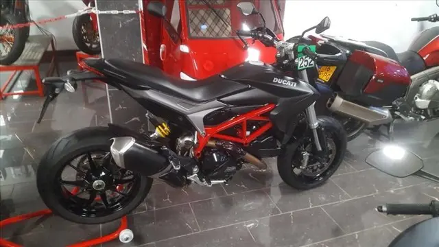 Ducati HYPERMOTARD 821 ABS/DTC