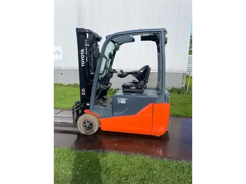 Toyota 8FBE16T heftruck met freelift 3,30m mast 6200 uur