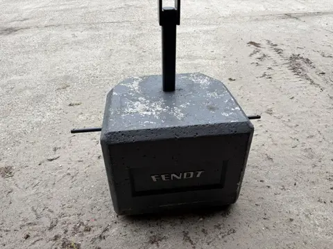 Fendt smalspoor frontgewicht 400 kg