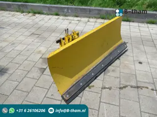 Lewis FMD 14 UR Sneeuwploeg tractor