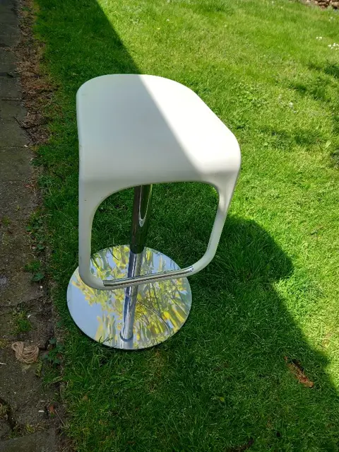 Ikea kruk, - hoogte 56cm tot 75 cm, i.p.st.