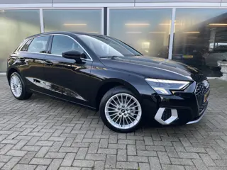 Audi A3 Sportback 30 TFSI Advanced edition Automaat / Sportstoelen / Carplay / Clima / Cruise