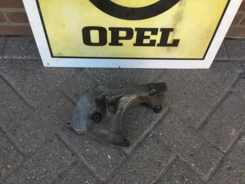 Motorsteun Opel Corsa B / Tigra A 90448177