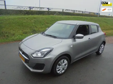 Suzuki Swift Suzuki swift 1.2 benzine Hybrid airco 30.000 km eerste eigenaar