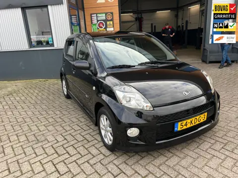 Daihatsu Sirion 2 1.5-16V Sport 3 maanden garantie nieuwe apk aflevering beurt compleet gereinigd en