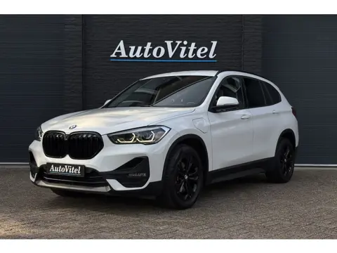 BMW X1 xDrive25e | PDC V+A | Apple Carplay | Elektrische Klep | LED | Cruise | DAB | 20x op voorraad