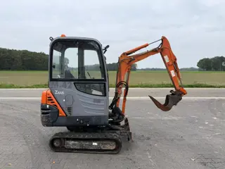 Hitachi ZX18 CLR minigraver (bj 2009)