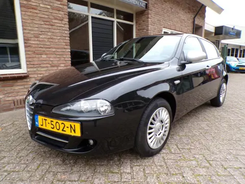 Alfa Romeo 147 1.6 T.Spark Distinctive