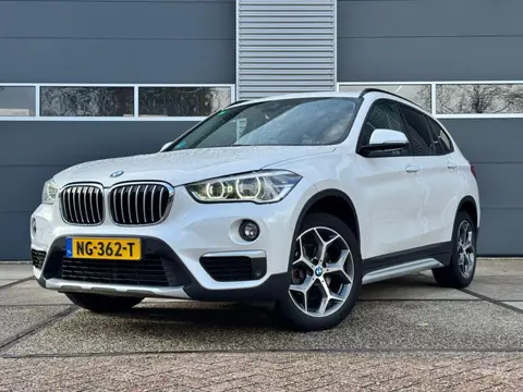 BMW X1 sDrive18i Centennial High Executive |Pano |Head-Up |Trekhaak |Leder |Stoelverw.