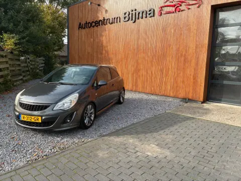 OPEL CORSA 1.6-16V T Color Edition OPC-Line