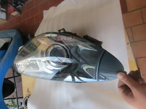 Left headlight Ferrari California