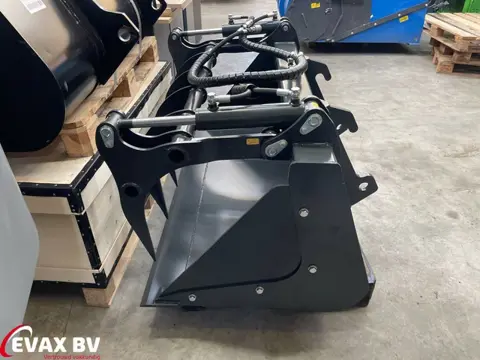 Pelikaanbak Giant / JCB 403 (bj 2025)