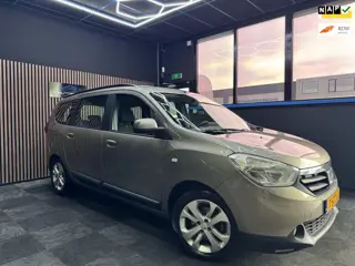 Dacia Lodgy 1.2 TCe Prestige 5p. Airco navi Cruise trekhaak bluetooth Zeer mooie auto!!