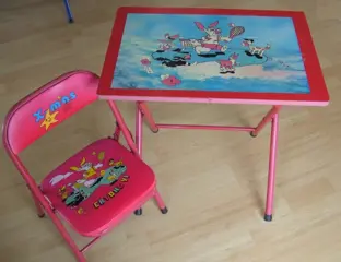 KINDER TAFEL EN KLAPSTOELTJE ROOD