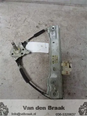 Fiat Panda 2012-2022 Raammechaniek rechts achter handbediend