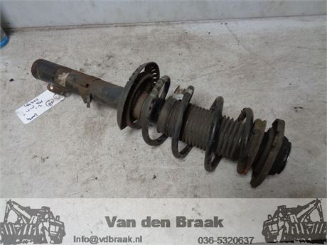 Volkswagen Fox 1.2 6V 2005-2012 Veerpoot voor