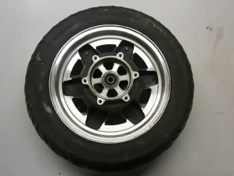 Suzuki AN400 Voorwiel