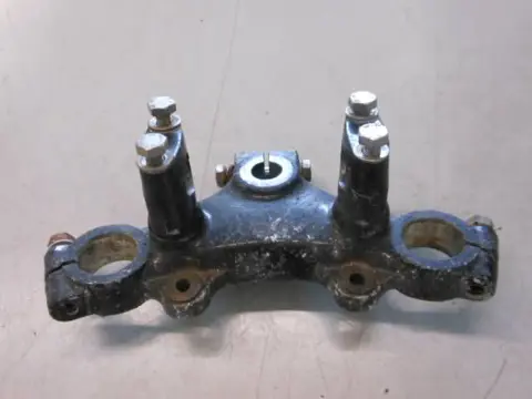 Suzuki GT380 Balhoofdplaat