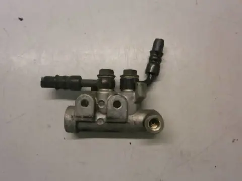 Suzuki AN400 Remdrukverdeler