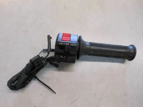 Suzuki GSX750F Stuurschakelaar rechts met gashuls 37200-17C32