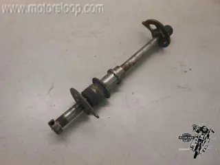 Suzuki DR750(SR41) Achterwiel as