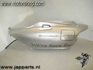 Suzuki AN650(BU1321) Zijkap links