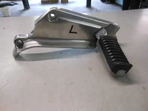 Kawasaki ZL900(ZL2A) Schetsplaat met step links achter 35011-125