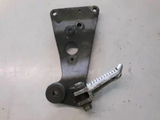 Suzuki GSX-R750(GR77A) Schetsplaat met step links achter 43700-