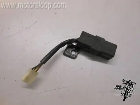 Kawasaki SR650 Voltage regelaar