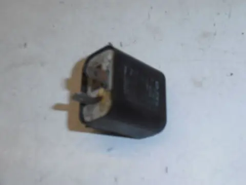 Kawasaki ZX-9R Knipperrelais