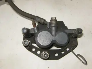 Suzuki GSF400 Remklauw Voor